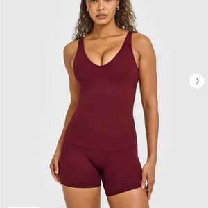 ONER ACTIVE SOFT MOTION SCOOP NECK VEST WITH WHITE LOGO